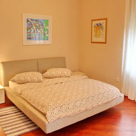 Penthouse Ivana *